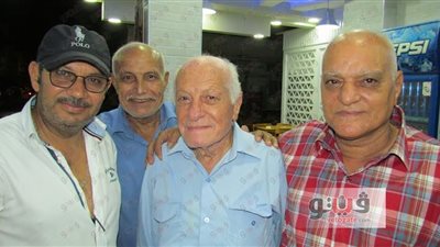 الفنان كمال أبورية يقضي أول أيام العيد بدمياط