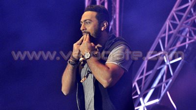 بالصور.. تامر حسنى يشعل بورتو مطروح