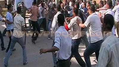 الأهالي يعتدون على بائع دجاج بعد تحرشه بفتاة في الوادي الجديد