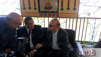 بالصور.. محافظ القاهرة يوبخ رئيس حي بولاق: «المكان زي الزريبة»