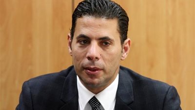 «حساسين» يتهم الحكومة بإهدار الملايين على الفضائيات