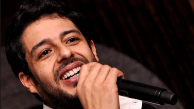 امرأة وراء تغيير حماقي ديانته في 