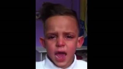 بالفيديو.. طفل يبكي بشدة لرغبته في الزواج من نجوى كرم