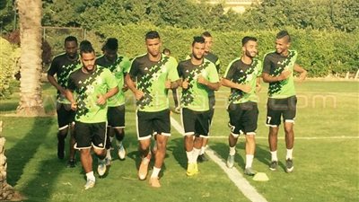 بالصور.. أهلي طرابلس يواصل تدريباته بملعب دريم استعدادا للمقاصة