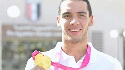 الأهلي يكرم السباح أحمد أكرم و«تنس الطاولة»