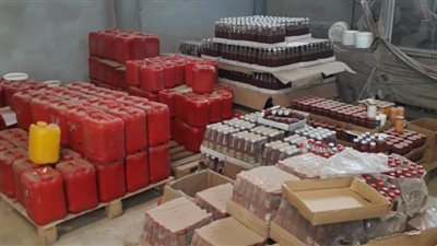 ضبط ١.٥ طن كاتشب فاسد داخل مصنع بطنطا