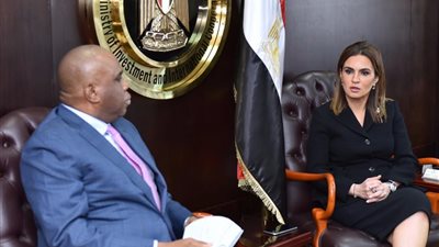 سحر نصر تبحث مع بنك التصدير الأفريقي دعم مشروعات البنية الأساسية