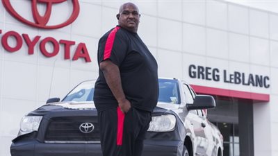 «تويوتا تندرا» هدية لرجل قاد سيارته مسافة 1.8 مليون كيلو متر