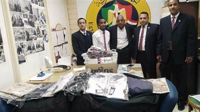 ضبط محاولة تهريب ملابس جاهزة وأدوية في مطار أسوان