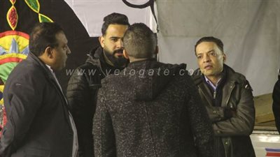 طارق الشيخ يستقبل المعزين في عزاء والده بالشرابية | فيديو وصور