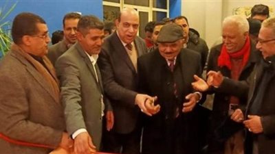 44 لوحة تشكيلية بمعرض 