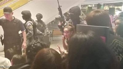 تفاصيل يوم دامٍ في تايلاند.. 20 قتيلا وإصابة العشرات بسلاح جندي والأمن يحاول السيطرة | فيديو وصور