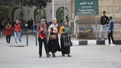 23 صورة ترصد بداية الفصل الدراسي الثاني في جامعة القاهرة