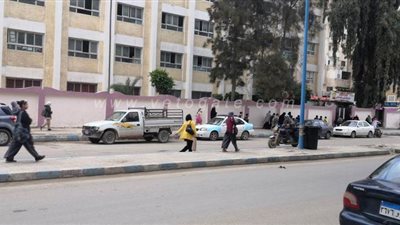 بسبب مخاوف أولياء الأمور.. إقبال ضعيف على مدارس مرسى مطروح في أول أيام الفصل الدراسي الثاني