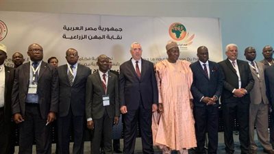 وزير الزراعة: 