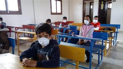 غياب جماعي وكمامات.. أبرز مشاهد أول يوم دراسي بـ«مدارس وكليات» مطروح