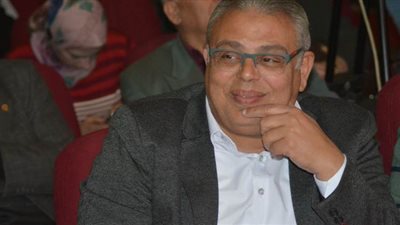 جلسة تحفيزية من خالد عيد للاعبي غزل المحلة قبل مباراة المنصورة