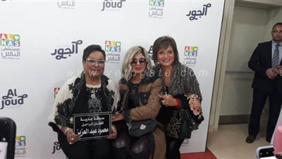 بمناسبة عيد الحب.. بوسي شلبي تهدي مستشفى الناس جهازا طبيا على روح محمود عبد العزيز