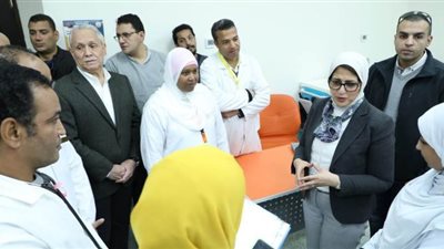 وزيرة الصحة للفريق الطبي بالعديسات: 