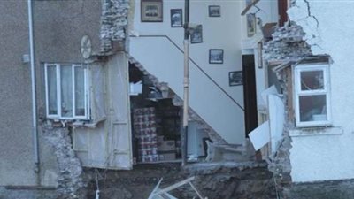 بريطانيا تطلق 200 تحذير من الفيضانات بسبب العاصفة كيارا | فيديو وصور