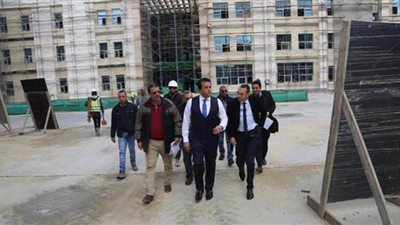 وزير التعليم العالي يتفقد منشآت جامعة العلمين الدولية للعلوم والتكنولوجيا