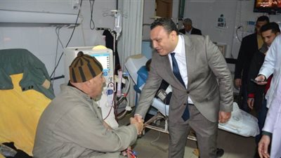 زيارة مفاجئة من نائب محافظ الدقهلية لمستشفى طلخا ونبروه