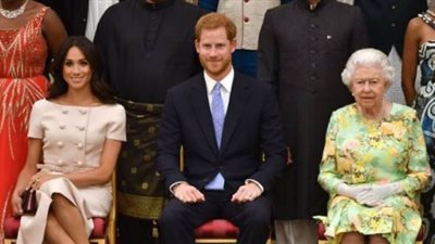 الملكة إليزابيث تستدعي الأمير هاري وزوجته من كندا لخدمة 