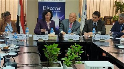 نائب وزير السياحة والآثار تعقد اجتماعا موسعا مع لجنة الطيران المدني بجمعية رجال الأعمال