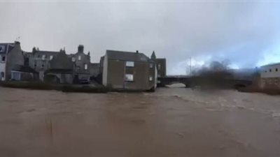 انهيار فندق في إسكتلندا بسبب مياه الفيضان
