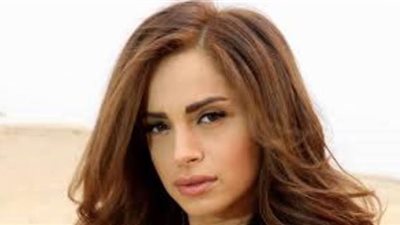 آمال ماهر تعود من فرنسا بعد تصوير أجدد أغنياتها 