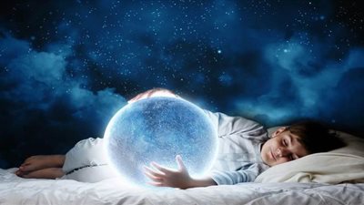 تفسير رؤية القمر في المنام وهل له علاقة بالموت؟