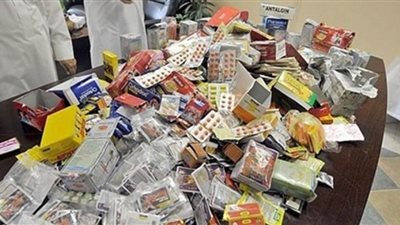 مصادرة أدوية مهربة جمركيا داخل صيدلية بالظاهر