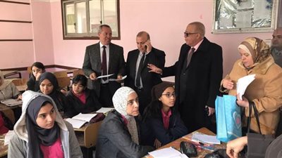 وكيلا الصحة والتعليم في حملة توعية بمدارس المنصورة