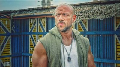 أحمد مكي يبحث عن سيناريو فيلم جديد للعودة إلى السينما