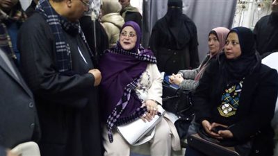 فصل 5 طلاب بكفر الشيخ أسبوعا لتلاعبهم بطفاية حريق أدت لإصابة معلمتين باختناق | صور