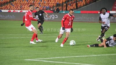30 دقيقة: الأهلي يفشل في هز شباك طلائع الجيش