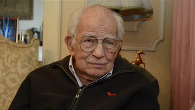 رشوان توفيق يكشف سبب عودته للمسرح مجددًا | فيديو