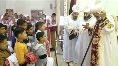 الأنبا مرقس يرسم 40 شماسا للخدمة بكنيسة مارجرجس بشبرا الخيمة