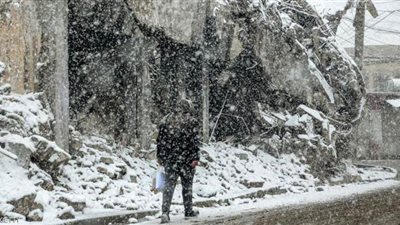 في ظاهرة نادرة.. تساقط الثلوج بشكل كثيف على العراق | فيديو