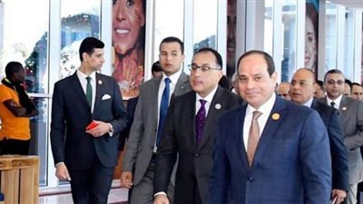 السيسي يفتتح ويتفقد مؤتمر ومعرض 