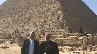 مطران كاثوليك الجيزة يستقبل مسئول التنمية بايبارشية في ألمانيا