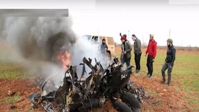 مقتل طاقم مروحية للجيش السوري بعد إسقاطها شرق إدلب| صور