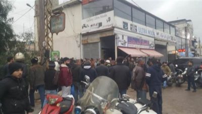 جريمة تهز لبنان.. شقيق أحد الموقوفين يهاجم قسما للشرطة ويقتل عسكريين