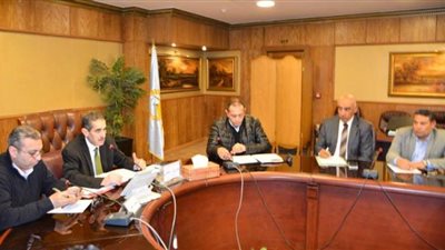 محافظ الغربية يؤكد أهمية توفير وسائل مواصلات مناسبة للمواطنين