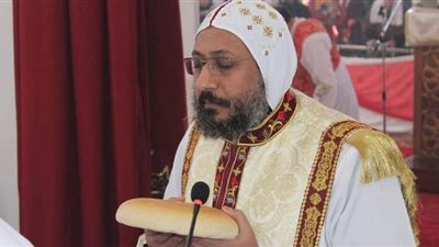 أسقف الوادي الجديد يصلي ثاني قداسات صوم يونان بالخارجة