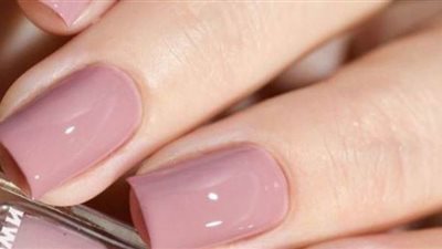 لطالبات الجامعة.. أفضل ألوان المناكير | صور