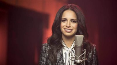 آمال ماهر تكثف بروفات حفل 