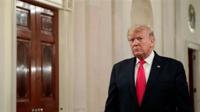 أرسلناه إلى مكان مختلف وعلى الجيش التعامل معه.. ترامب يكشف مصير كولونيل شهد ضده