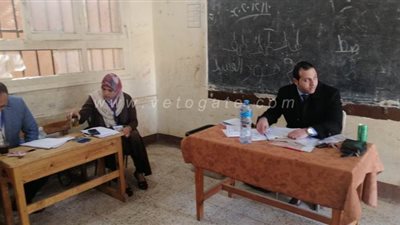 لجان الانتخابات التكميلية تفتح أبوابها أمام الناخبين فى مركز ملوى لليوم الثانى | صور