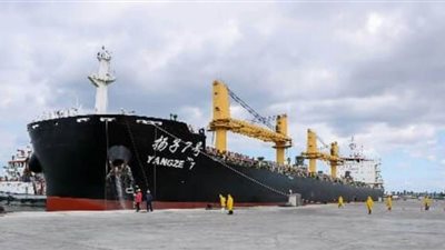 رئيس ميناء دمياط: تطبيق نظام الأمان على كافة السفن القادمة من الصين قبل الإفراج عنها